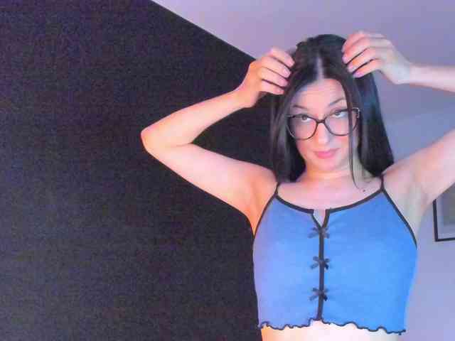 Aliceincumland webcam