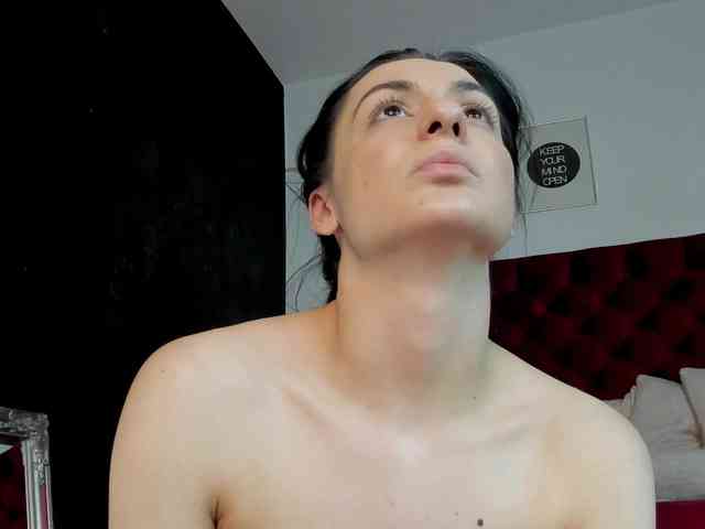 Aliceincumland webcam