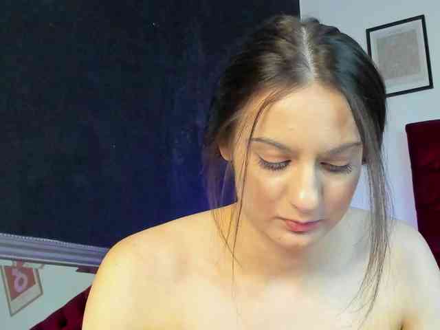 Aliceincumland webcam