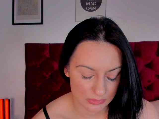 Aliceincumland Live Webcam on BongaCams