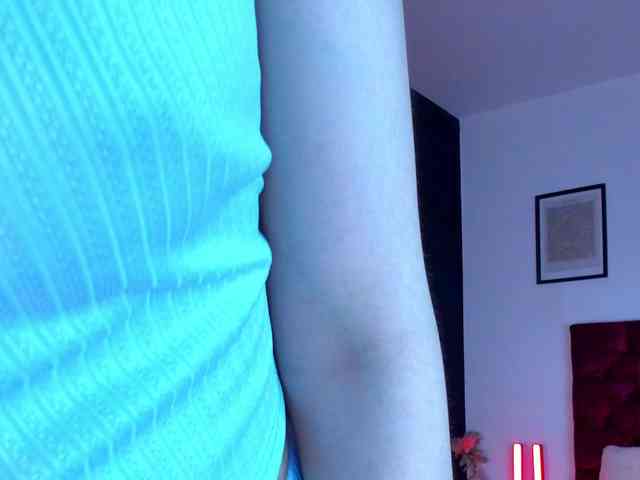 Aliceincumland webcam