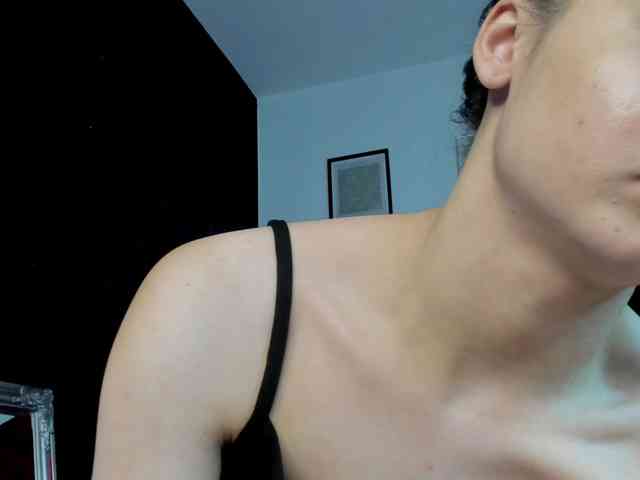 Aliceincumland webcam