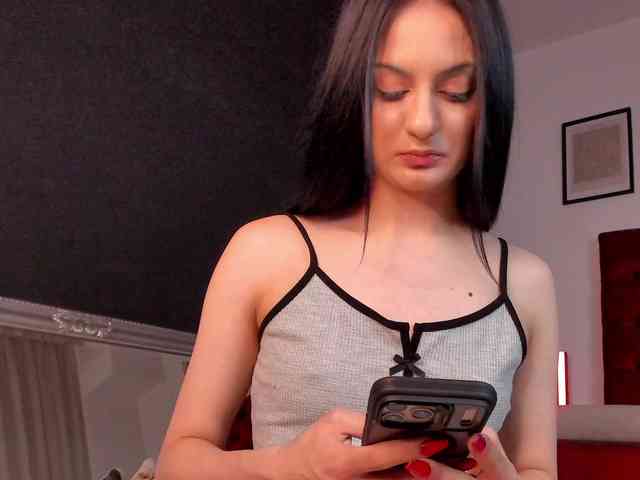 Aliceincumland webcam