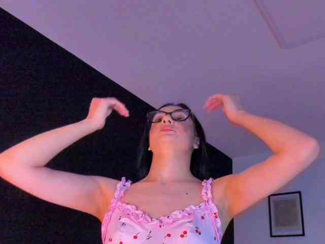 Aliceincumland webcam