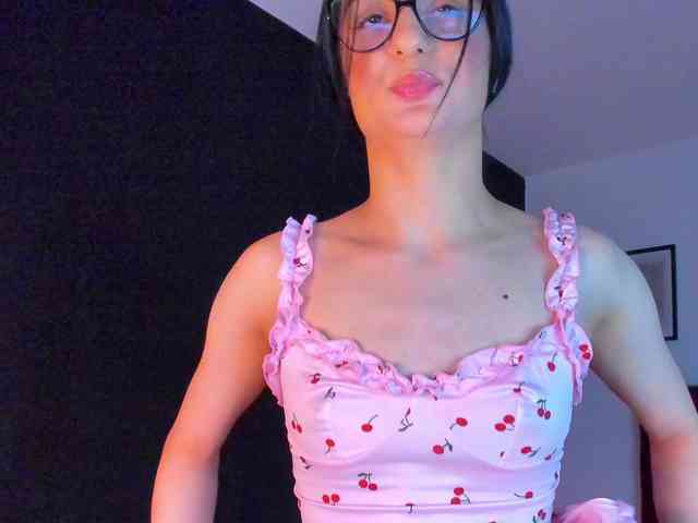 Aliceincumland webcam