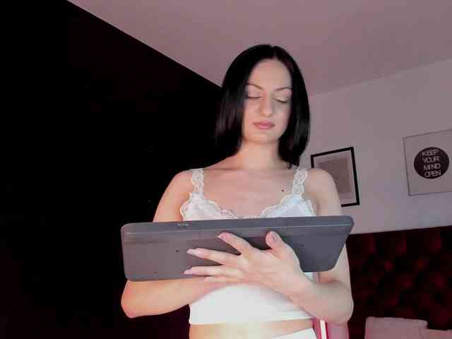 Aliceincumland webcam