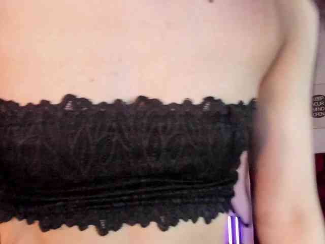 Aliceincumland webcam