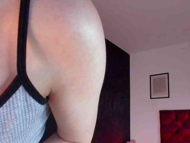 Aliceincumland webcam