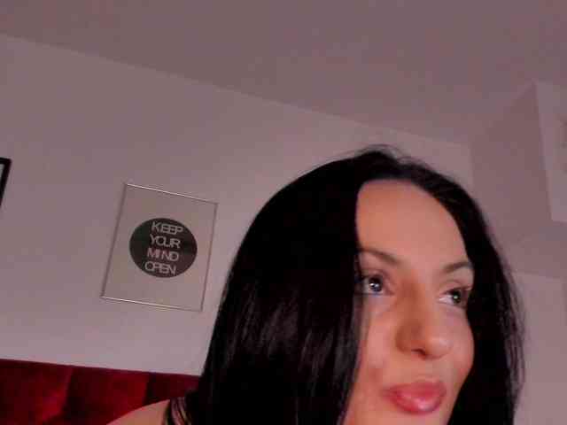 Aliceincumland webcam