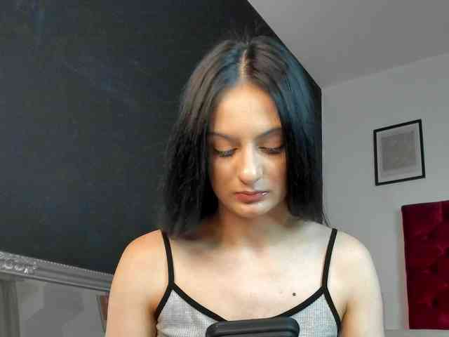 Aliceincumland webcam