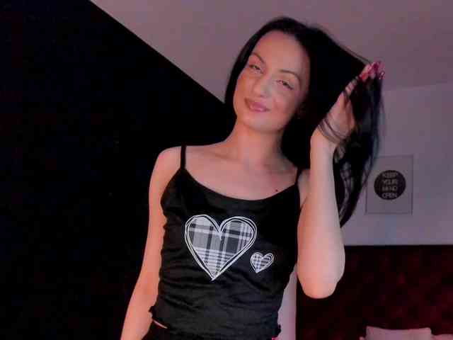 Aliceincumland Live Webcam on BongaCams