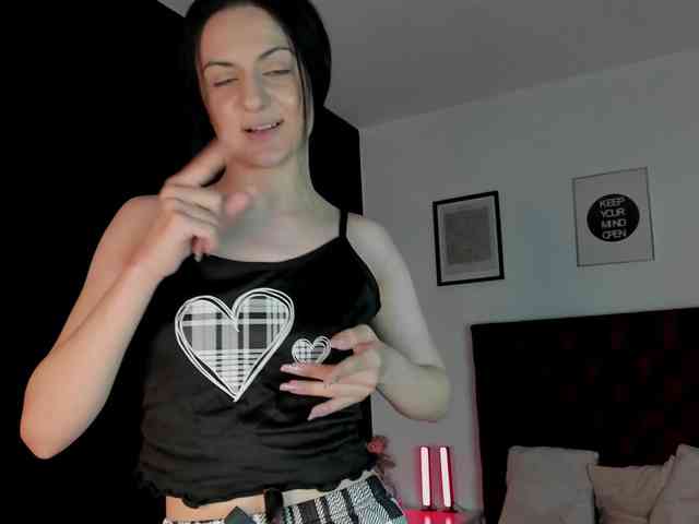 Aliceincumland webcam