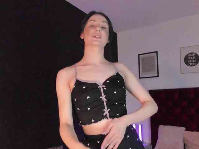 Aliceincumland webcam