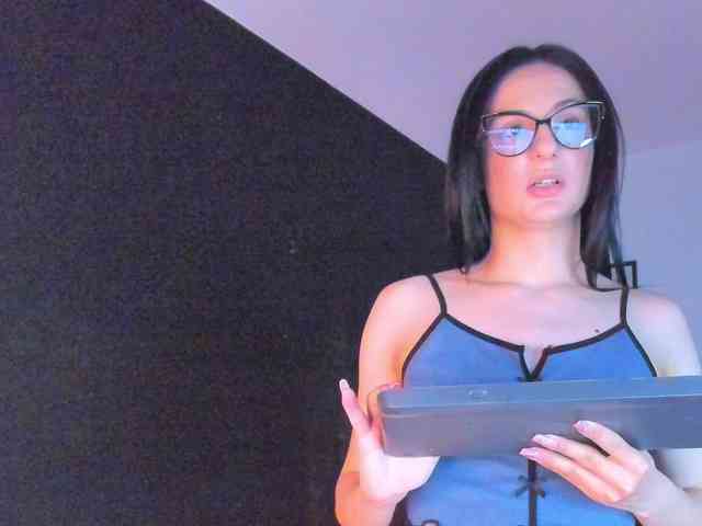 Aliceincumland webcam