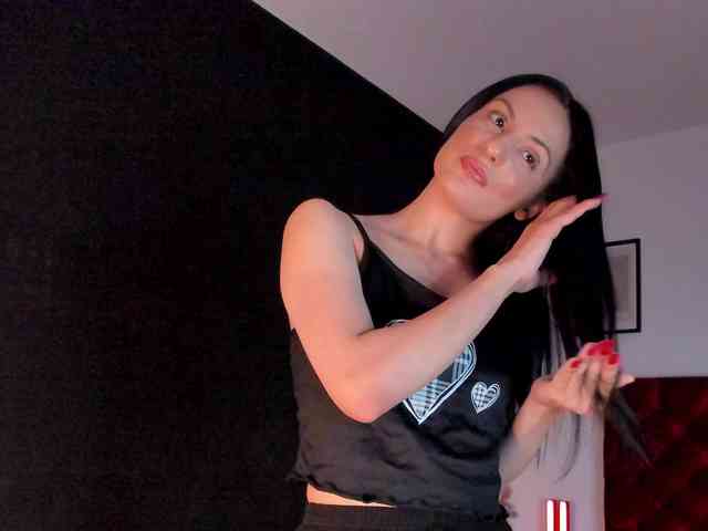 Aliceincumland Live Webcam on BongaCams