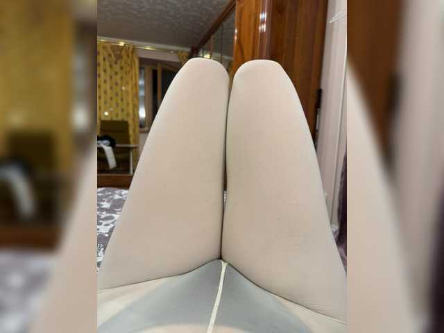 Avrora09's BongaCams show and profile