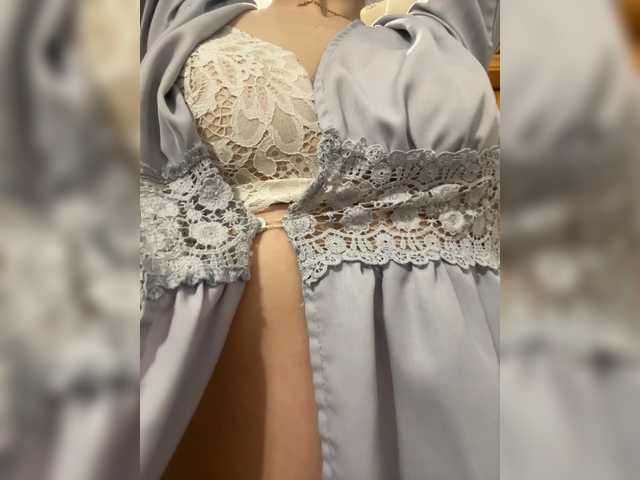 Avrora09's BongaCams show and profile