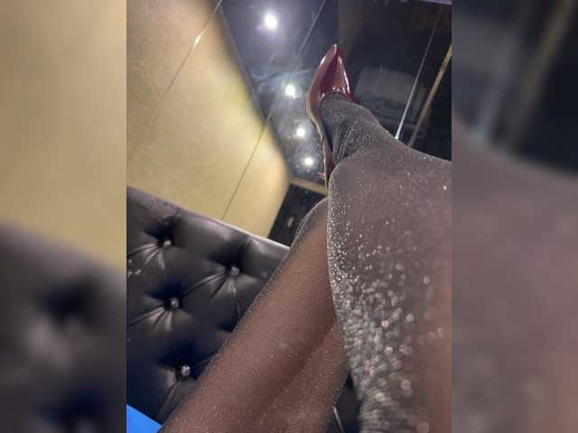 Avrora09's BongaCams show and profile