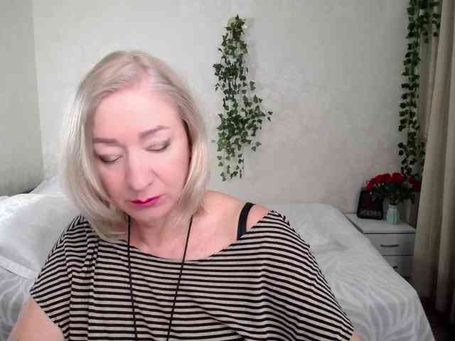 hunters-woman webcam