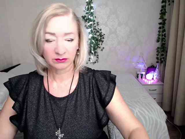 hunters-woman webcam