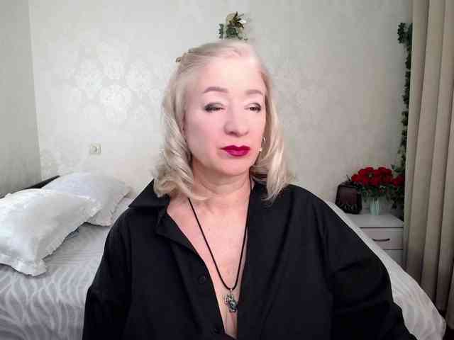 hunters-woman webcam