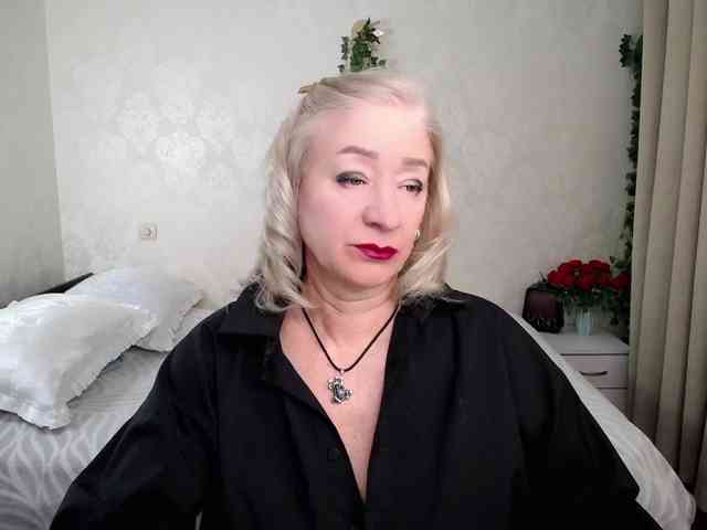 hunters-woman webcam