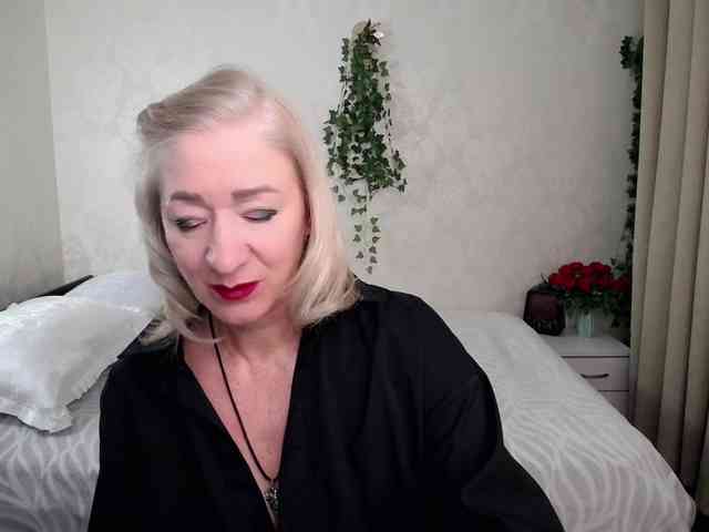 hunters-woman webcam