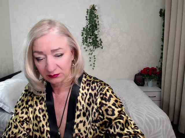 hunters-woman webcam