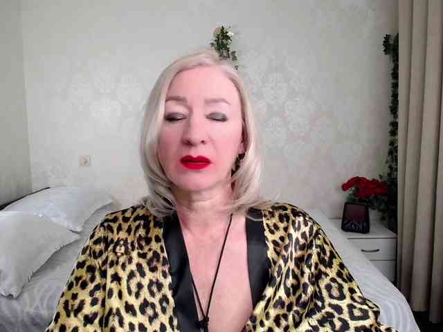 hunters-woman webcam