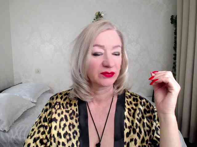 hunters-woman webcam