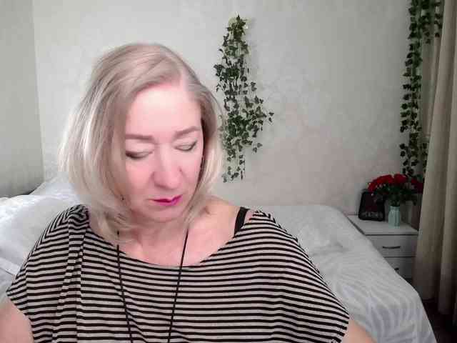 hunters-woman webcam