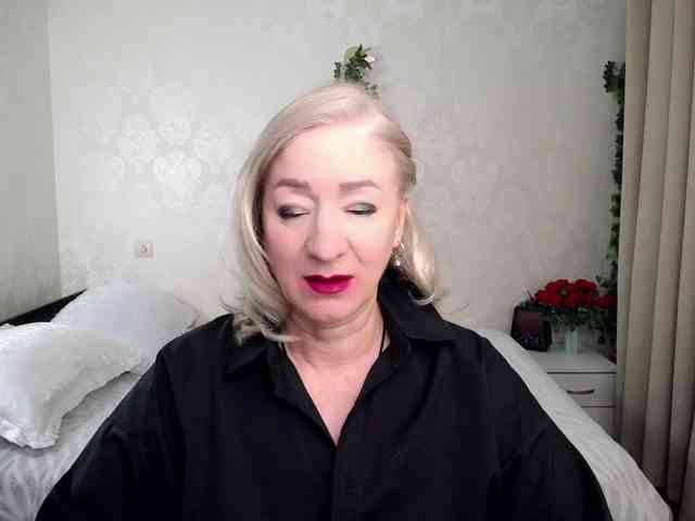 hunters-woman webcam