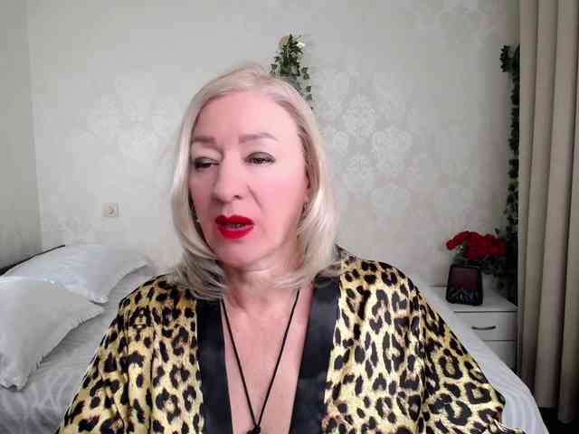 hunters-woman webcam