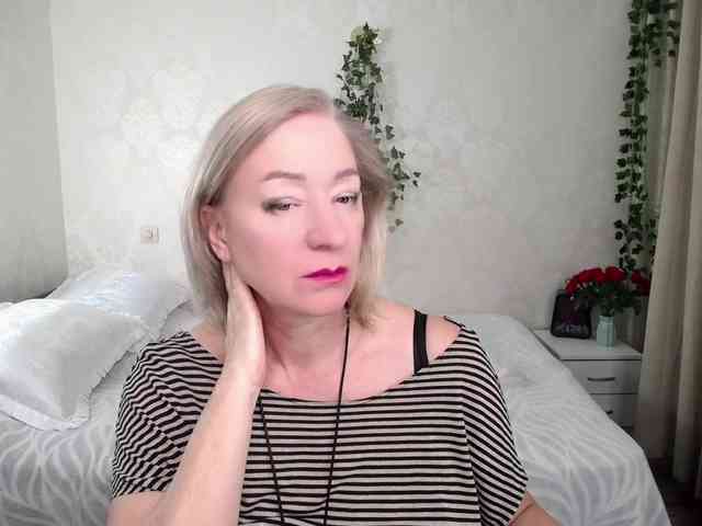 hunters-woman webcam