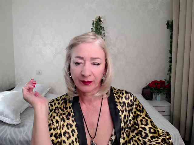 hunters-woman webcam