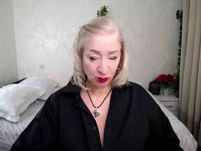 hunters-woman webcam