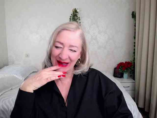 hunters-woman webcam