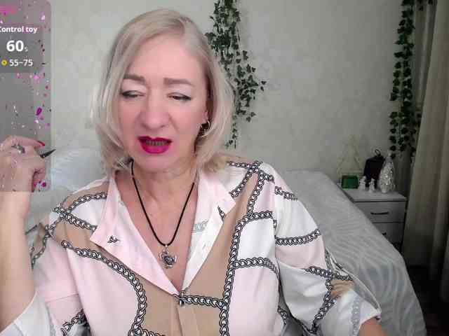 hunters-woman webcam