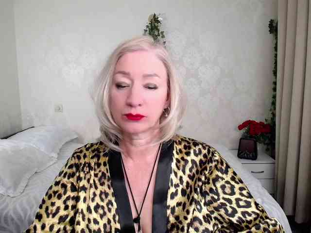 hunters-woman webcam