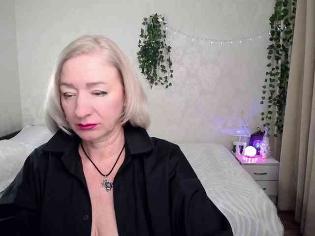 hunters-woman webcam