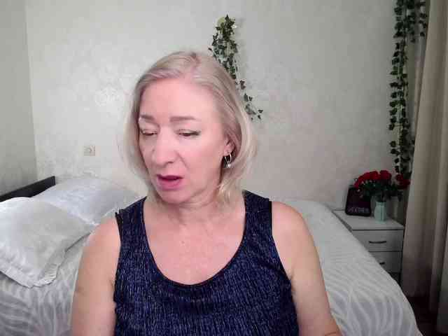 hunters-woman webcam