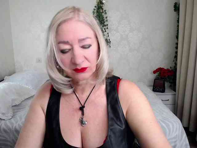 hunters-woman webcam