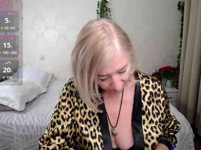 hunters-woman webcam