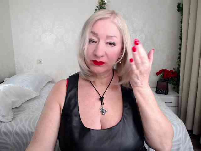 hunters-woman webcam