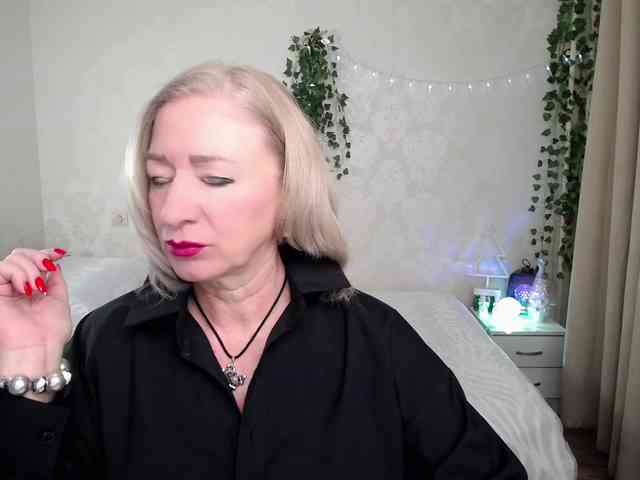 hunters-woman Live Webcam on BongaCams