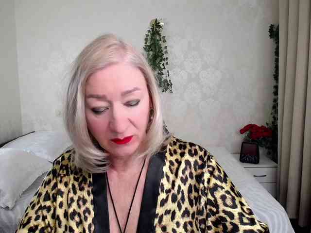 hunters-woman webcam