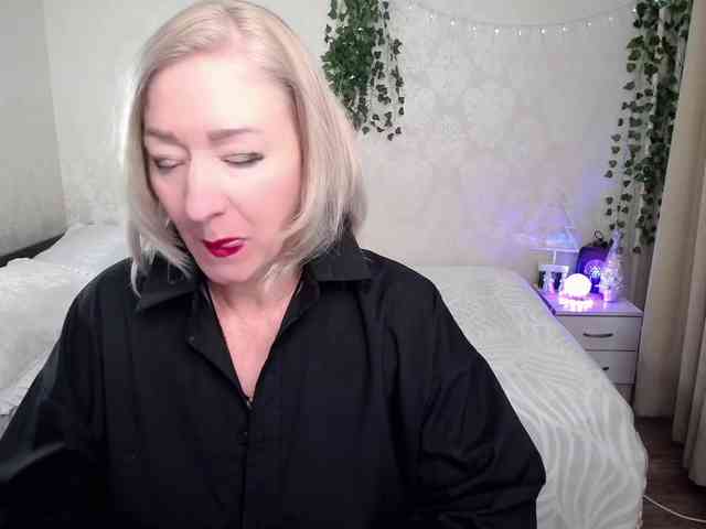 hunters-woman Live Webcam on BongaCams