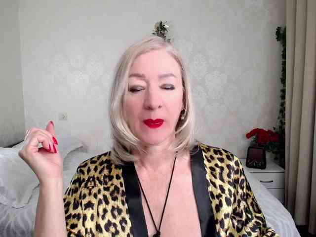 hunters-woman webcam