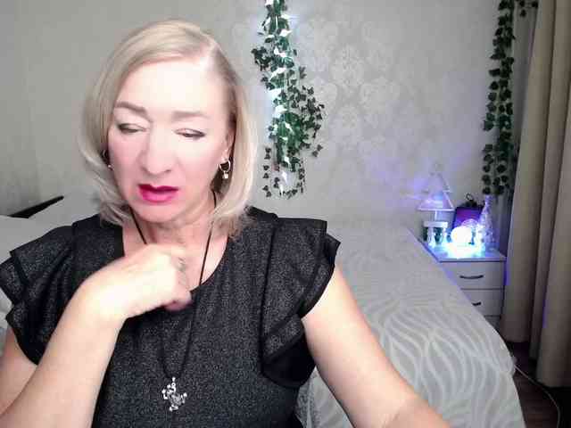 hunters-woman webcam