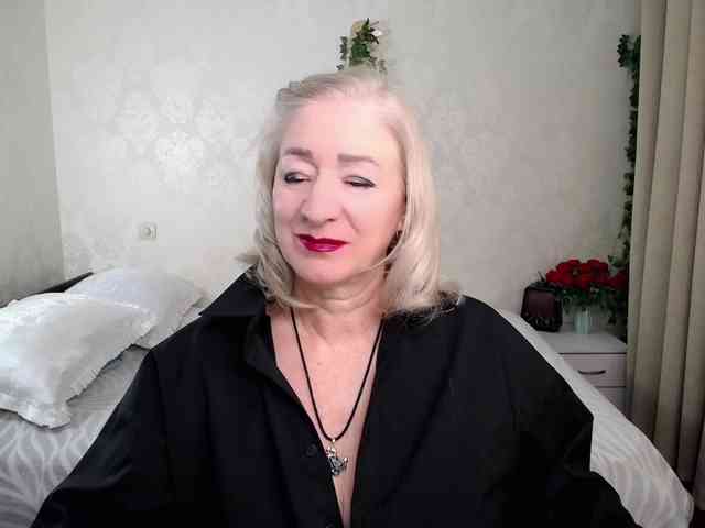 hunters-woman webcam